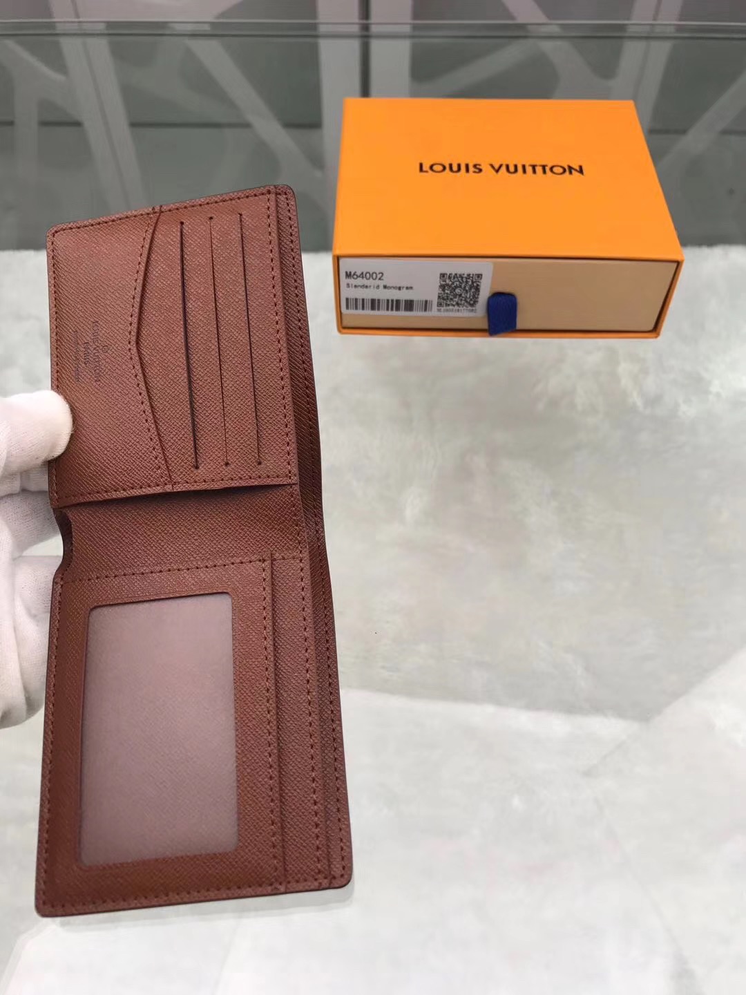  Louis Vuitton 루이비통 반지갑 M64002