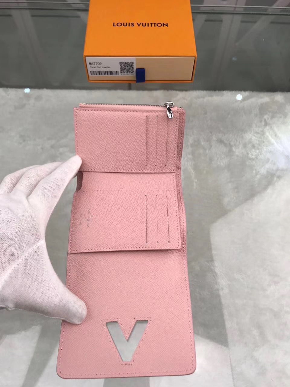  Louis Vuitton 루이비통 신상 M67709