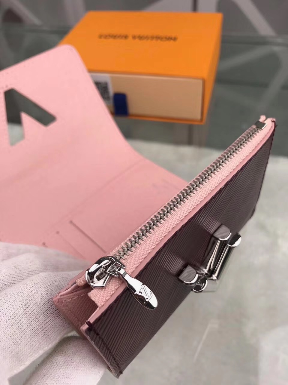  Louis Vuitton 루이비통 신상 M67709