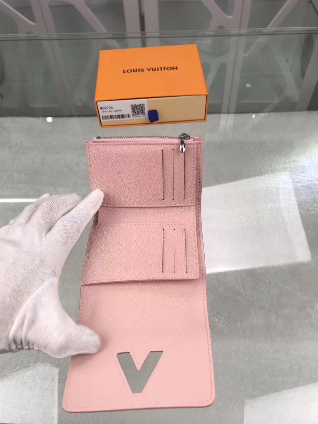  Louis Vuitton 루이비통 신상 M62934