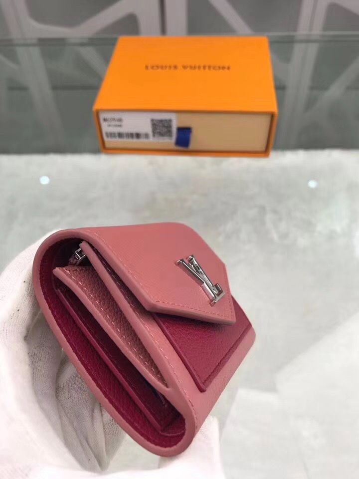  Louis Vuitton 루이비통 신상 M62948