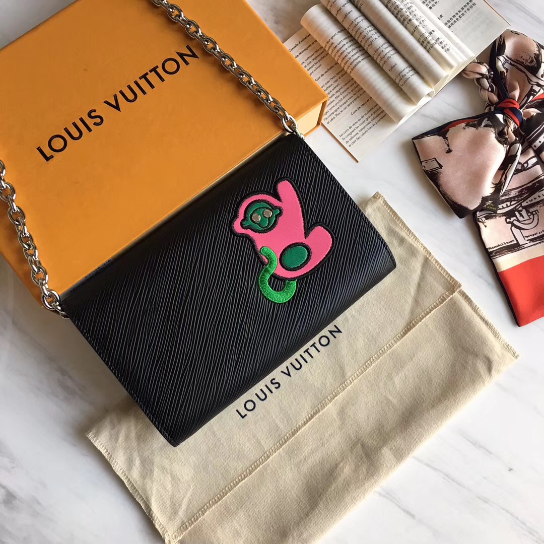  Louis Vuitton 루이비통 트위스트 체인지갑봄신상 M63320