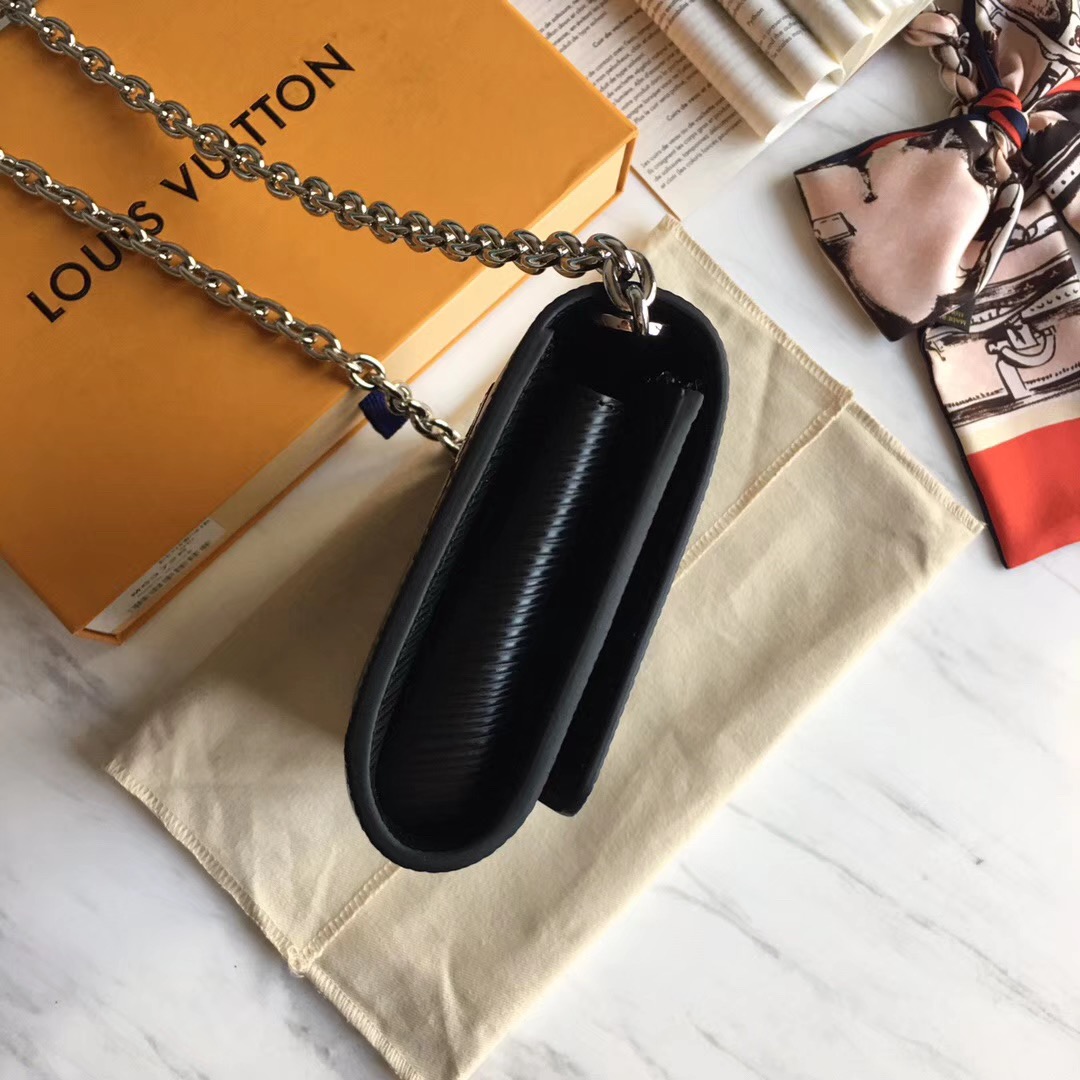  Louis Vuitton 루이비통 트위스트 체인지갑봄신상 M63320