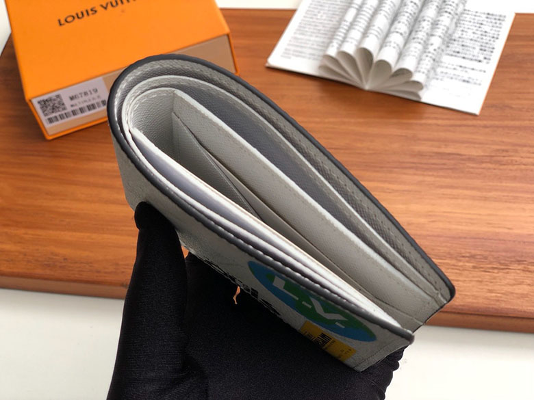 루이비통 반지갑 M67819봄신상