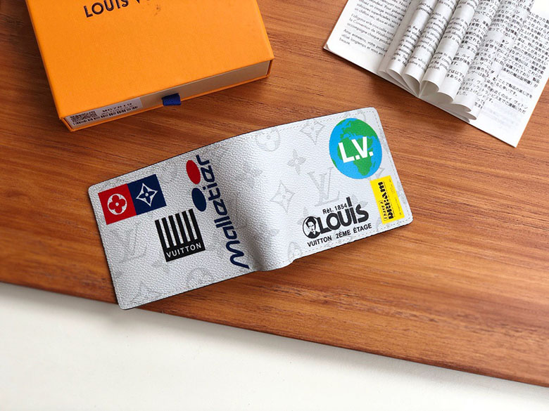 루이비통 반지갑 M67819봄신상