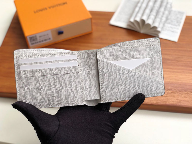 루이비통 반지갑 M67819봄신상