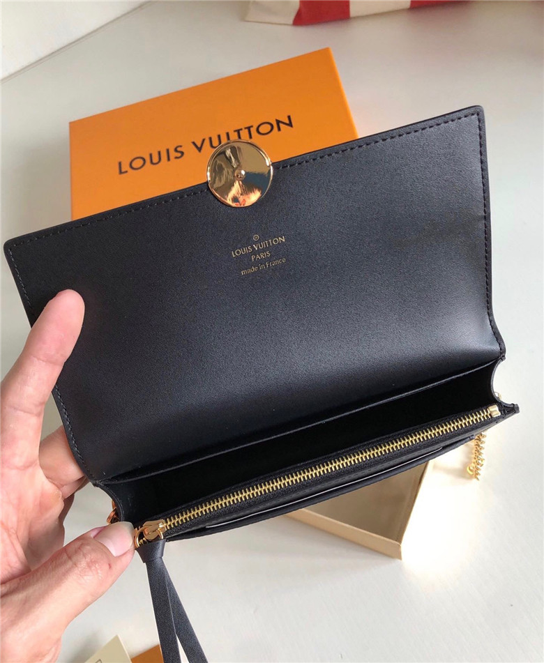  Louis Vuitton 루이비통 플로르 체인지갑 M67404 신상