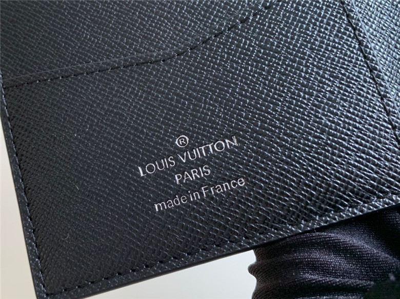 루이비통 여권지갑 M64411-1 신상