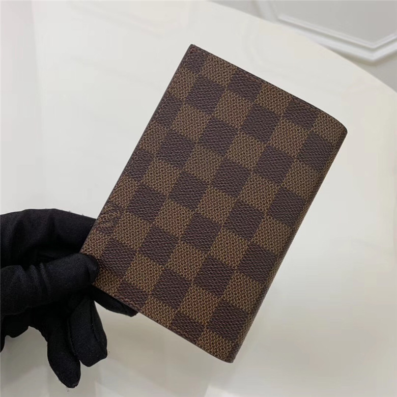 루이비통 여권지갑 M64411-4 신상