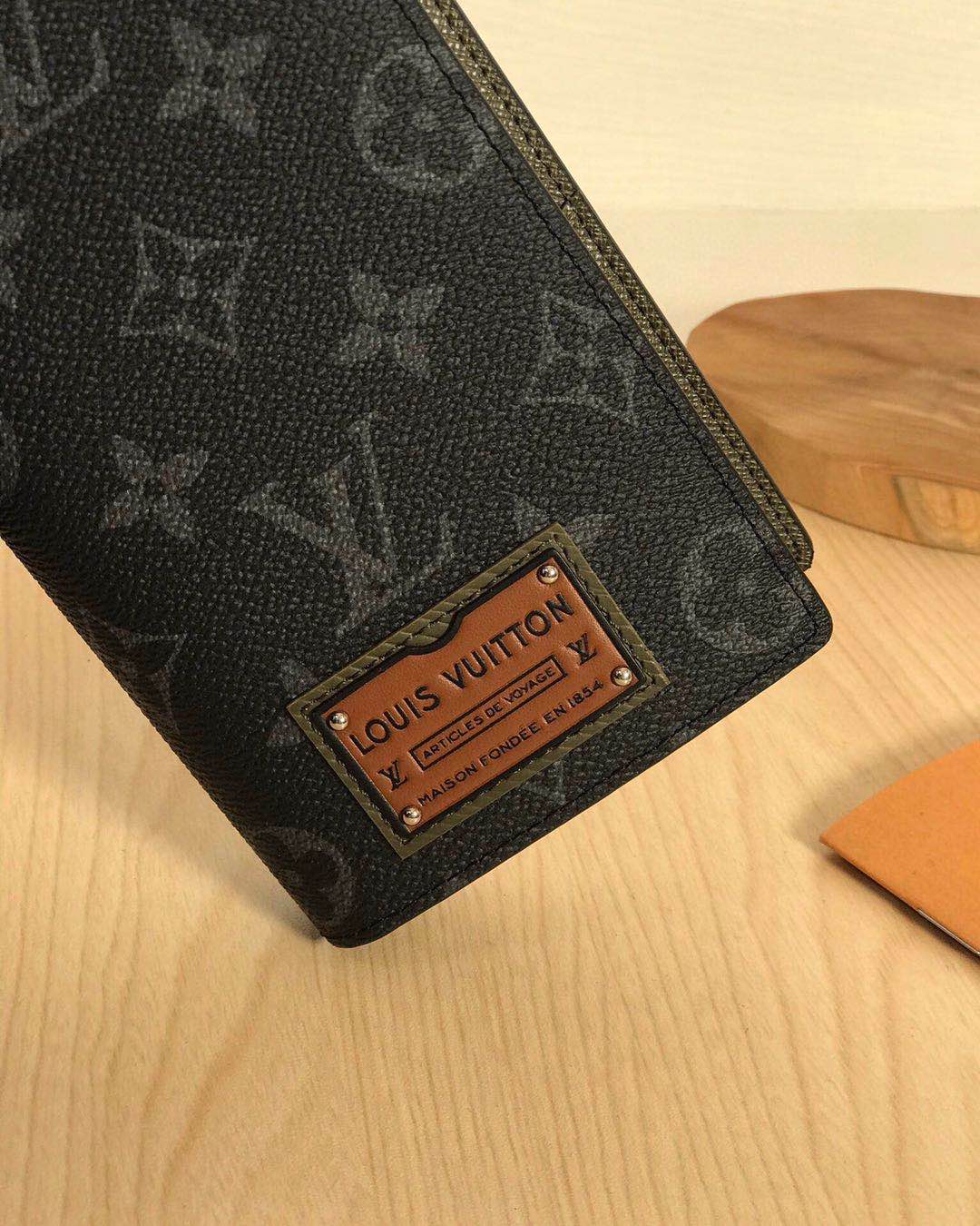  Louis Vuitton 루이비통 멀티플 장지갑 M69260 카키 2020/신상