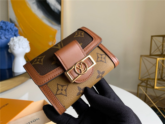 9위 LOUIS VUITTON 루이비통 도핀 지갑 M68725