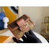9위 LOUIS VUITTON 루이비통 도핀 지갑 M68725