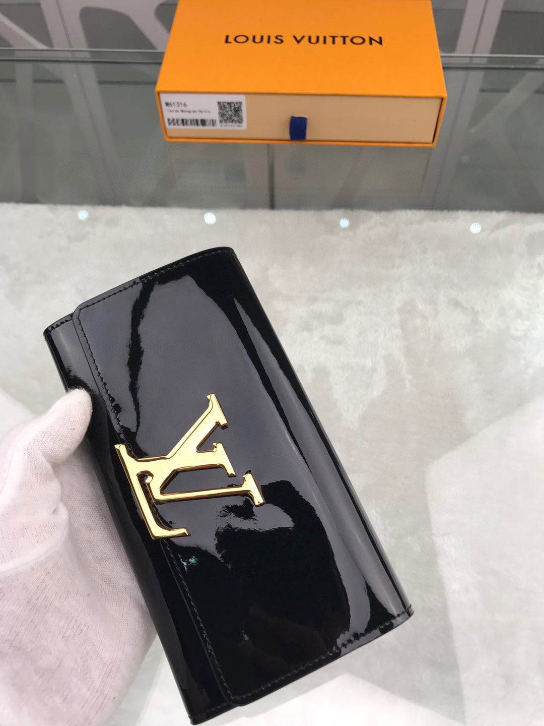  Louis vuitton 루이비통 애나멜 블랙 지퍼장지갑