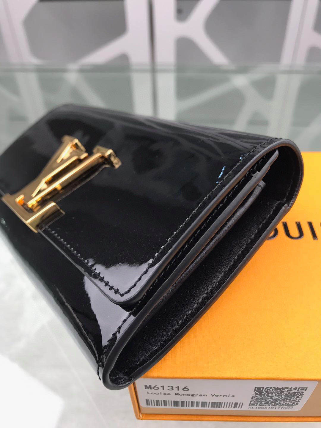  Louis vuitton 루이비통 애나멜 블랙 지퍼장지갑