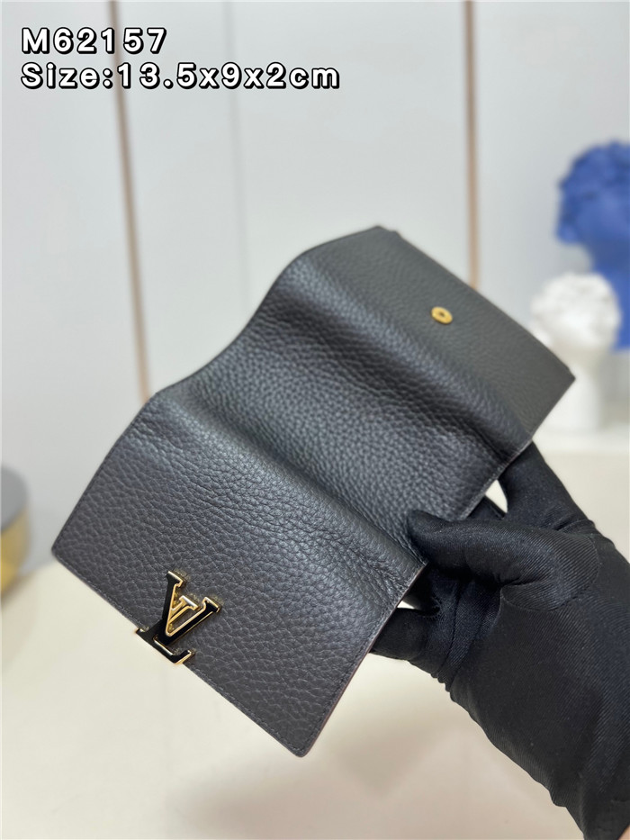 Louis Vuitton 루이비통 카푸신 컴팩트 윌릿 M621