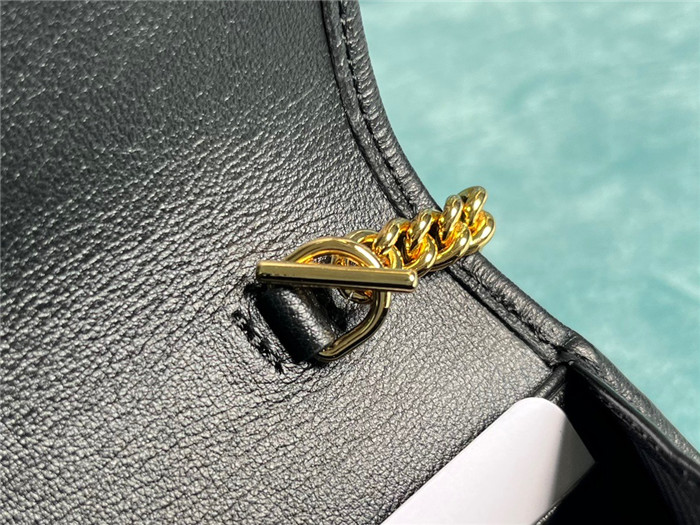 GUCCi 구찌 블론디 체인 장지갑 725215