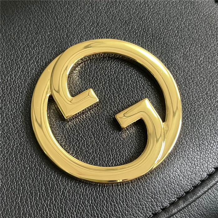 GUCCI  구찌 블론디 미디엄 체인 지갑 725219