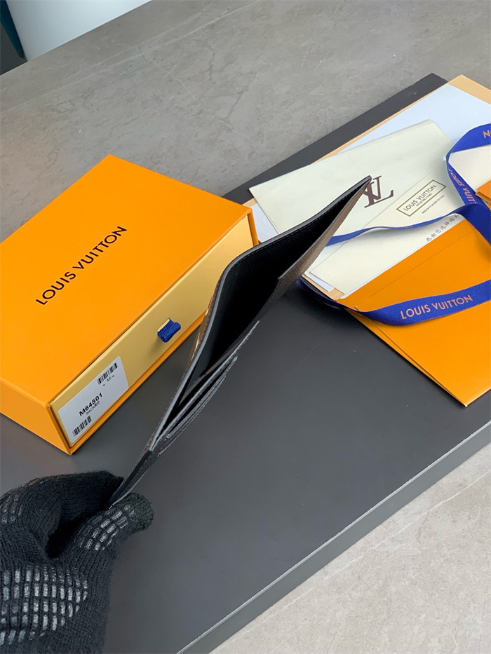 LOUIS VUITTON 루이비통 여권지갑 M46290 2024/신상