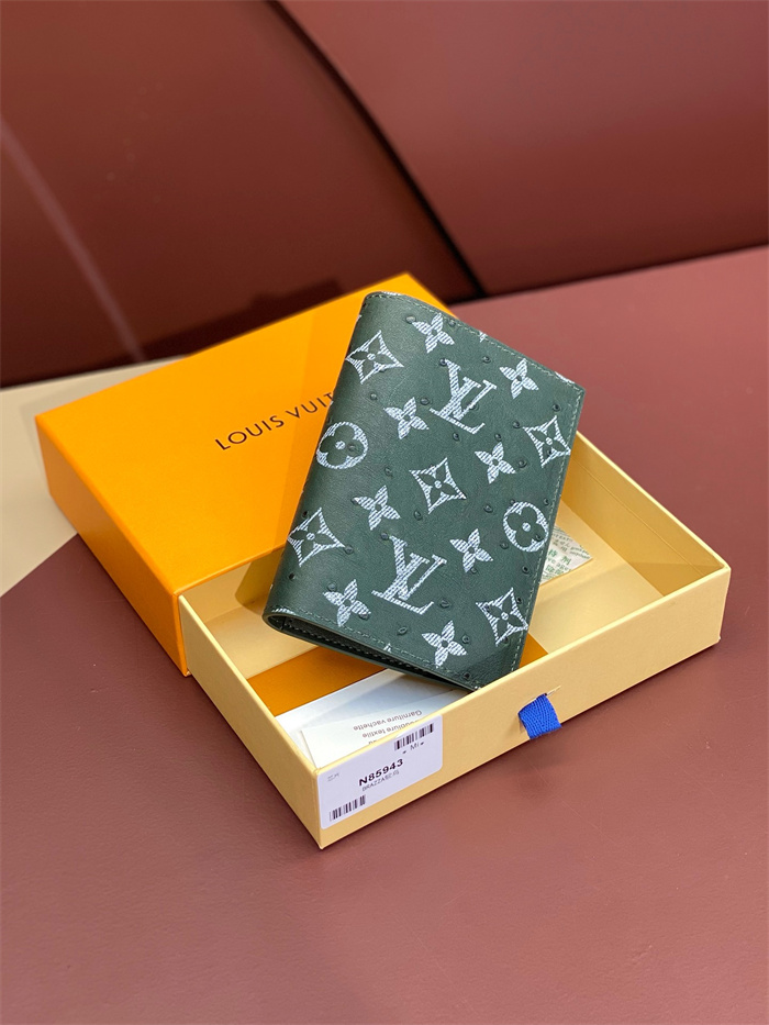 LOUIS VUITTON 루이비통 여권지갑 N85943 2024/신상