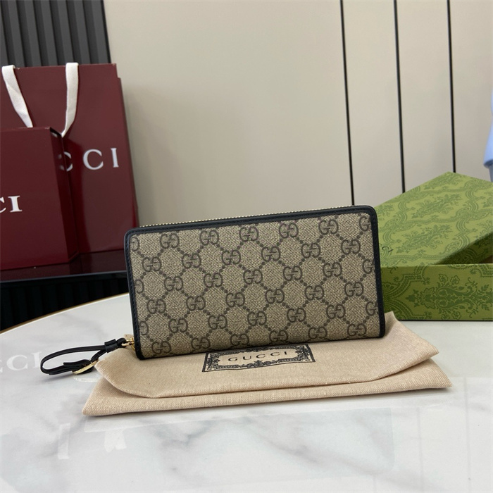 GUCCI 구찌 GG 엠블럼 장지갑 821803 2024/신상 2COLOR