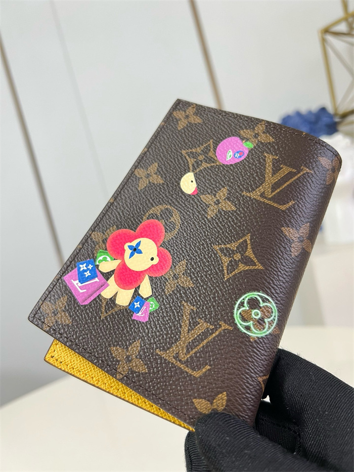 LOUIS VUITTON 루이비통 비비엔느 여권지갑 M12221 2024/신상